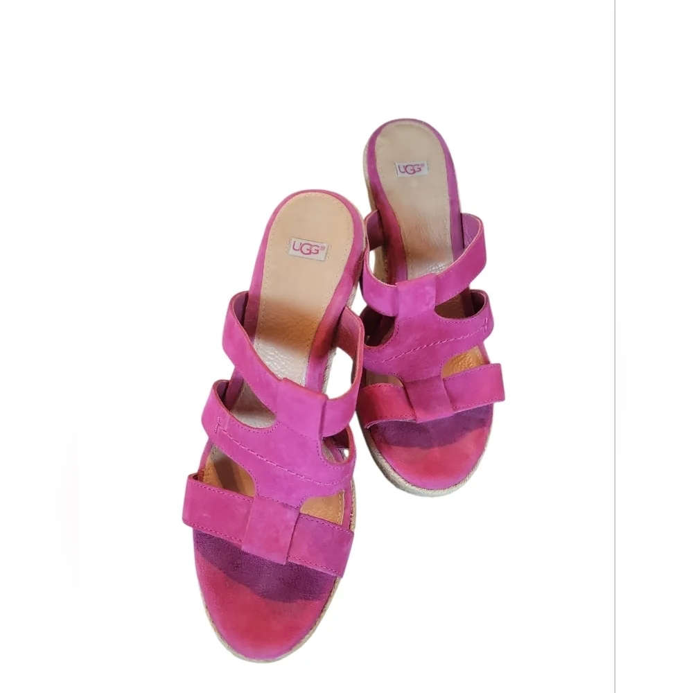 UGG bright pink